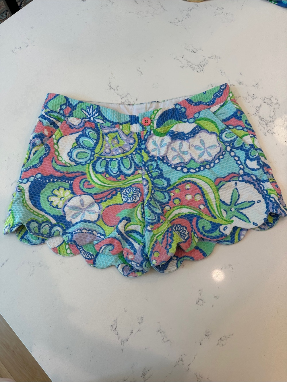 Lilly Pulitzer Conch Republic Scalloped Buttercup Shorts size 4